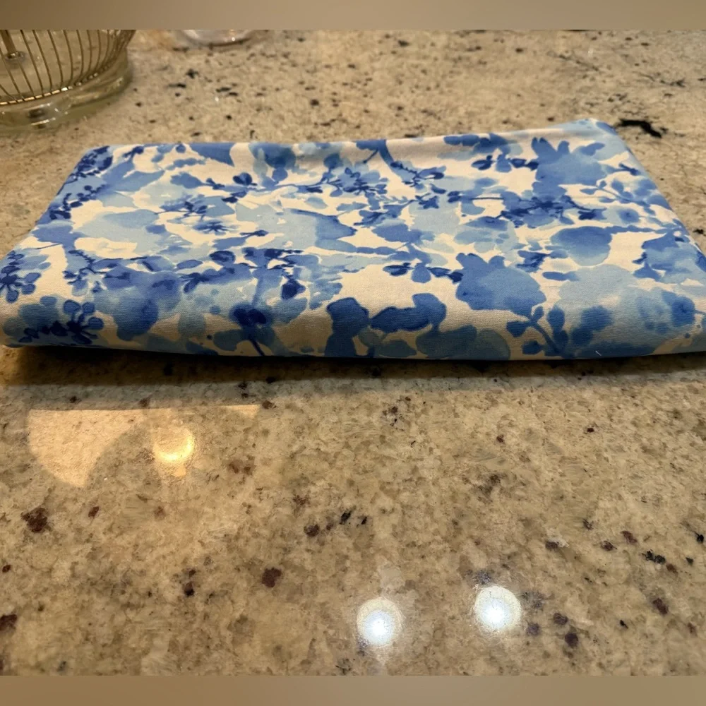 Sur La Table Blue Floral Blossom Tablecloth 70x70